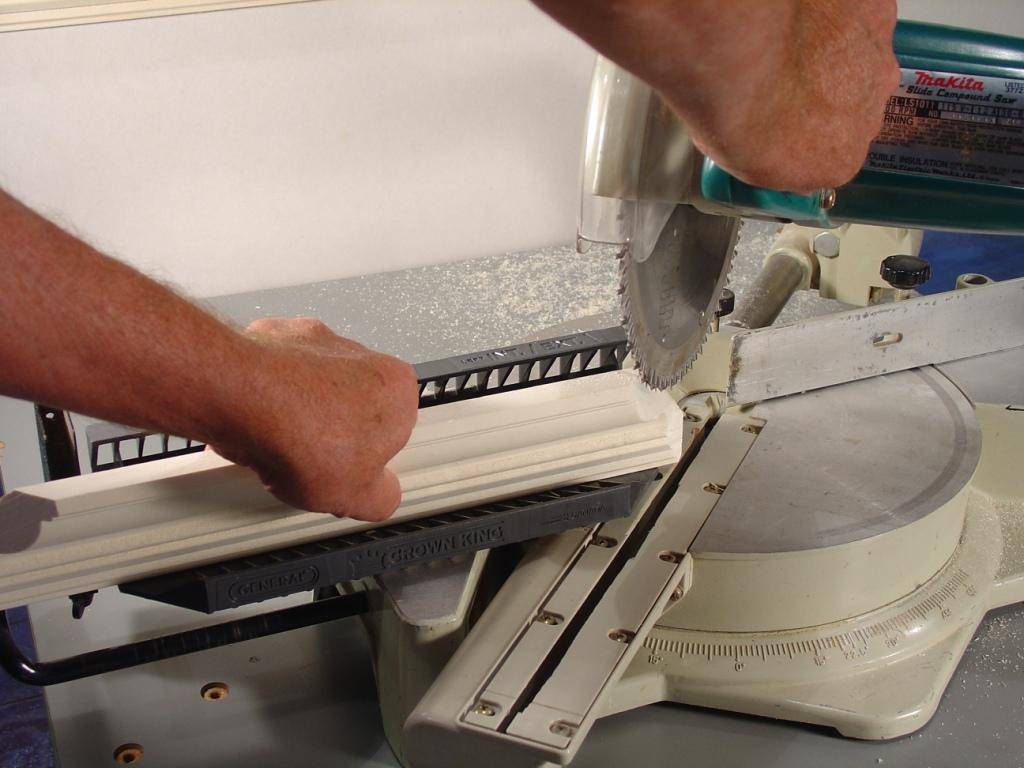 E-Z Pro Crown King Molding Jig with Protractor
